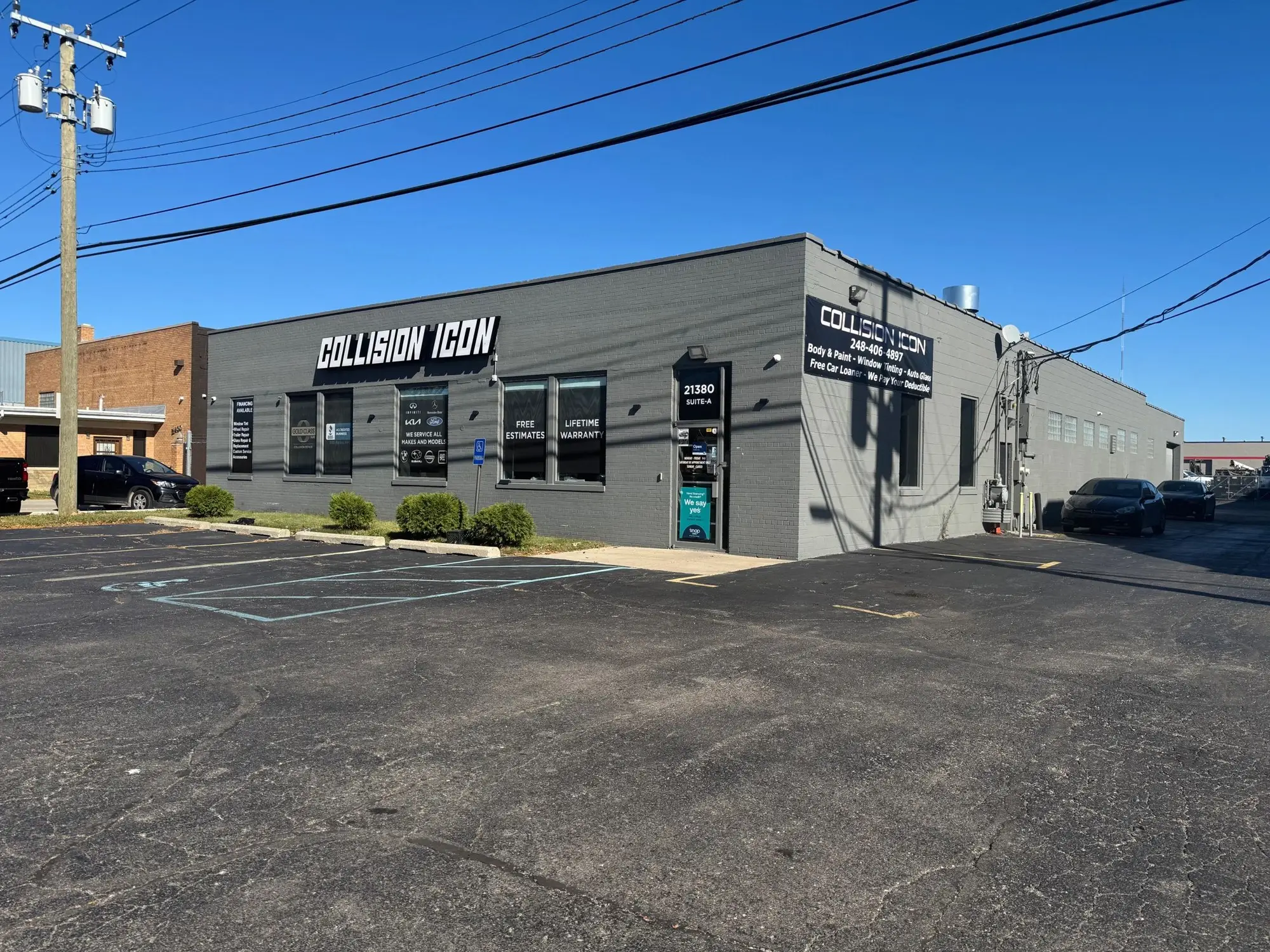 Collision Icon auto body shop on Coolidge Highway in Oak Park, MI